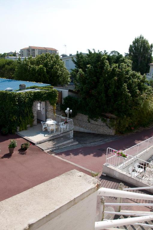Le Pavillon Bleu Hotel Restaurant Royan Extérieur photo